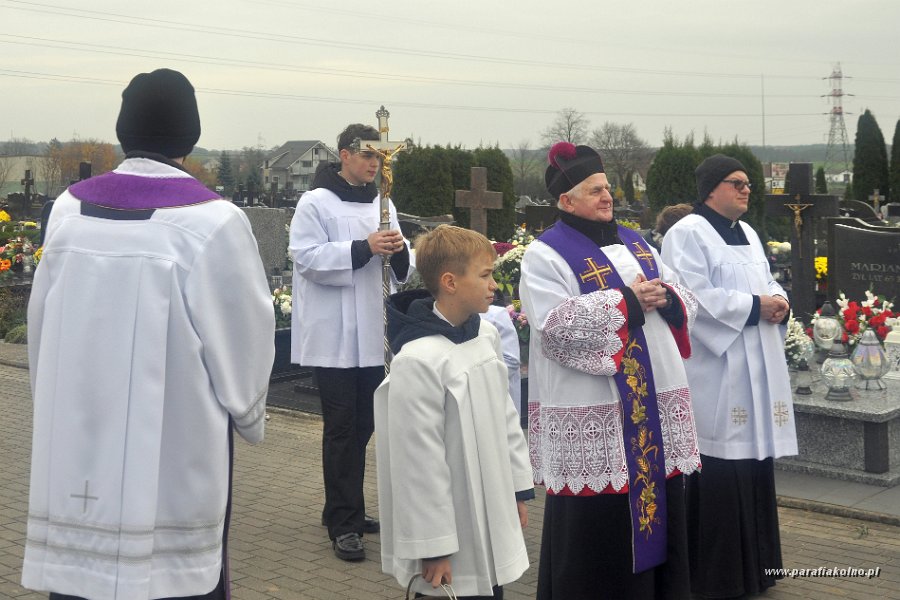 076 Procesja na nowym cmentarzu.jpg